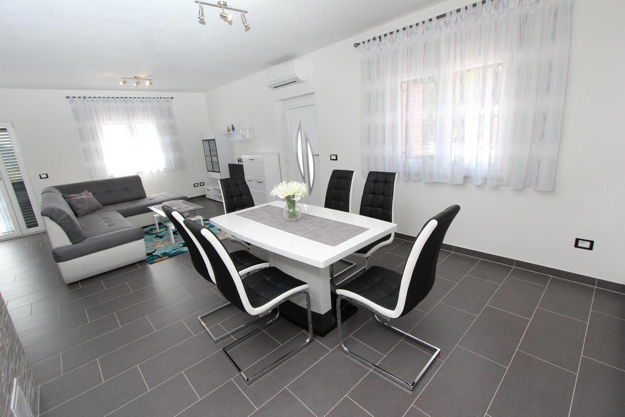 Apartment Mondelaco Rovinj Exterior photo