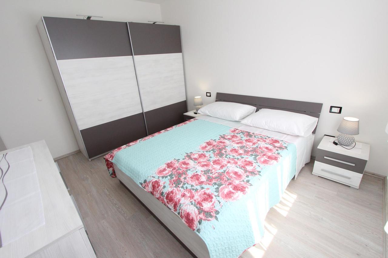 Apartment Mondelaco Rovinj Exterior photo